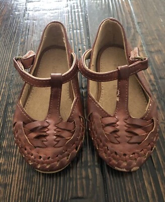Sandalias de cuero Zara para bebés y niñas talla 18 euros o 3 zapatos de EE. UU. Foto 1 de 4