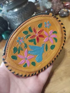 Vintage 1970s hand-painted, tooled leather change purse. Mexico - Picture 1 of 6