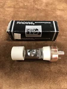 Radiac Tungsten halogen lamp 120v 500 w (2) - Picture 1 of 2