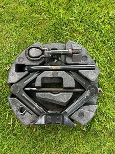 Ford Focus MK3 CAR JACK KIT BM51-17009-EC JACK, TOWING EYE, SOCKET | Focus MK3 - Picture 1 of 2