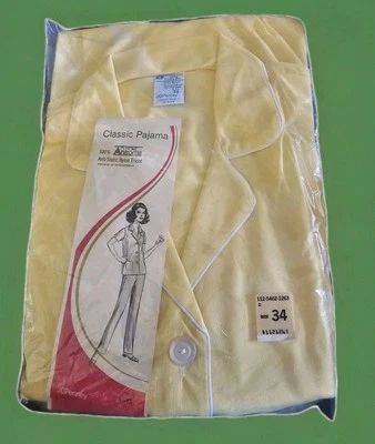 Juego de Pijama Clásico JCPenney De Colección Talla 34 NOS 100% Nylon Antron III Amarillo Tricot Foto 1 de 4