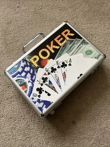 Juego de póker en estuche de aluminio - Completo con fichas, dados y cartas - En muy buena condición - Imagen 1 de 8