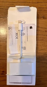 Apple Lightning to VGA Adapter - Picture 1 of 3