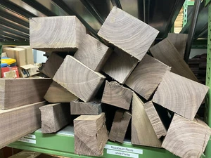 Geflammter Nussbaum Sägereste | Flamed Black Walnut | Leftover | Tonewood | 1KG - Bild 1 von 3