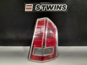 CHRYSLER 300C RIGHT TAILLIGHT LX2, 12/11-12/14 11 12 13 14 - Picture 1 of 4