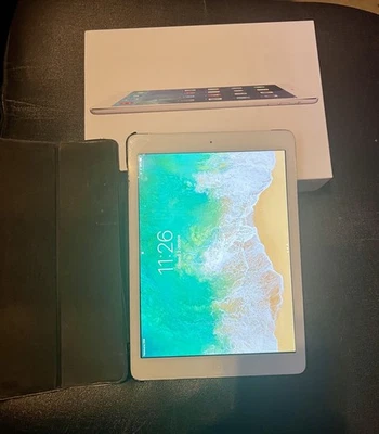 Apple iPad Air 1a Generazione, 9.7" 128 GB Wi-Fi + Cellular Tablet  -  Argento - Immagine 1 di 4