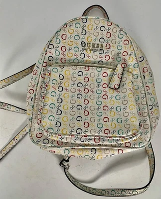 Bolso Guess Blanco Arco Iris Logo Mini Mochila Multi Bolsillos Correas Ajustables Foto 1 de 4
