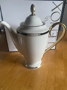 LENOX PRESIDENTIAL COLLECTION HANCOCK GOLD ONE COFFEE POT NEW - Picture 1 of 9