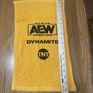 1st AEW Dynamite on TNT Yellow Towel - Bild 1 von 6