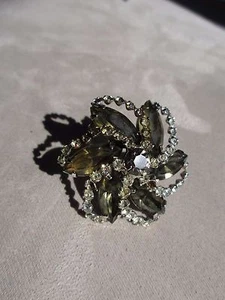 One Weiss Clip Earring ( Scarf Clip!) Smoky Green/Brown Marquis & Rhinestones - Picture 1 of 12