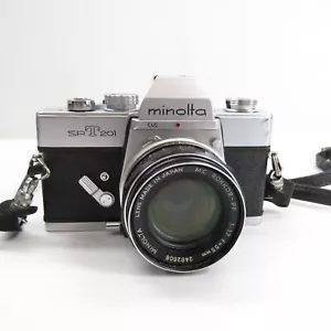 Cuerpo de cámara Minolta SRT201 con lente y correa MC Rokkor-PF 1:1,7 55 mm sin probar - Imagen 1 de 15