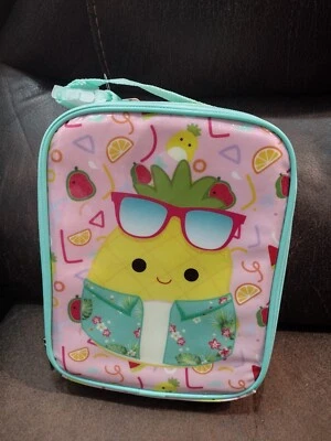 Fiambrera Squishmallow Maui The Pineapple Girly Pink Yellow Teal Precio de venta sugerido por el fabricante $26.99 NUEVA Foto 1 de 4
