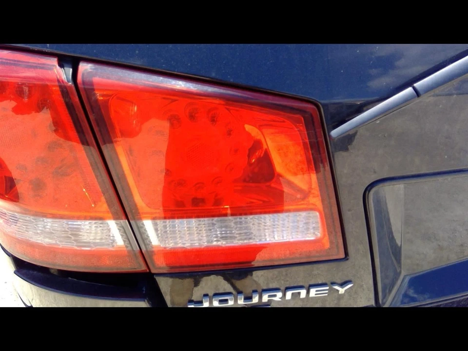 Luz trasera para conductor Dodge Journey LH 2011-2020 lámparas LED montadas en puerta levadiza  Foto 1 de 4