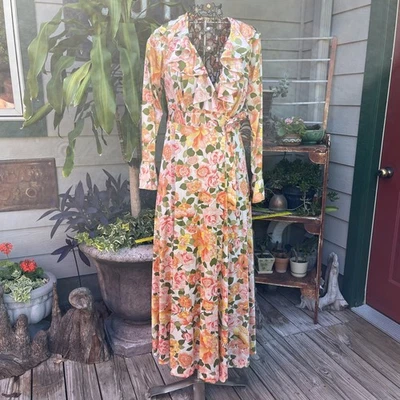 Bata Floral Vintage Años 60 Vanity Fair Floral Rosa Vestido Pequeño Volantes Mod Foto 1 de 4