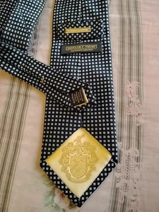 Cravatta Donald J. Trump Signature Collection 100% seta nera grigia testurizzata 60” x 3,5 - Foto 1 di 5