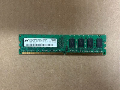 Memoria RAM Micron MT16HTF64AY-40EB2 DDR2 512 MB PC2-3200 Foto 1 de 4