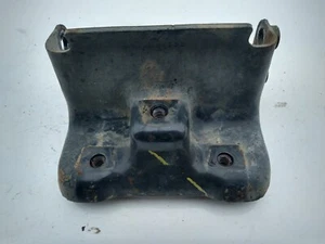 LEFT Engine Motor Mount Bracket 99-06 Silverado Sierra Tahoe Yukon Avalanche - Picture 1 of 3