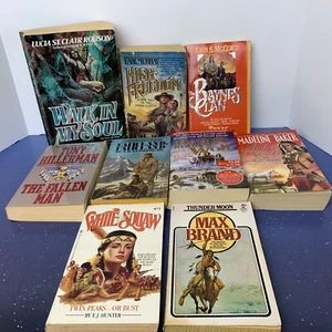 Lot of 9 Native American Western Romance Paperback Books Hillerman Brand Baker - Foto 1 di 18