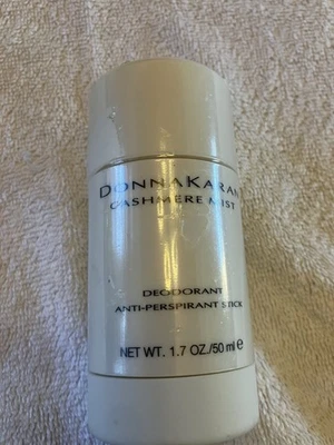 Donna Karen Desodorante Cashmere Mist 1.7 OZ Barra Antitranspirante Sellada Tiene Desgarro Foto 1 de 4