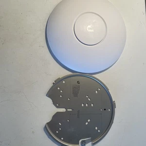 Ubiquiti UniFi U6 Pro 4,8 Gbit/s Wi-Fi PoE Wireless Access Point - Weiß - Bild 1 von 4