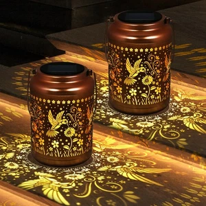 2 Pack Solar Lanterns Outdoor Garden Decor- Solar Lights Waterproof Hummingbi... - Foto 1 di 7