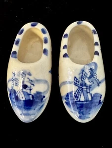 Tiny Ceramic Dutch Clog Shoes Delft Hand Painted Blue and White Holland - Picture 1 of 9