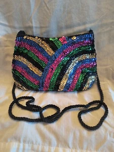 Handtasche mit Pailletten, mehrfarbig, mit Riemen. Gebraucht. - Bild 1 von 2