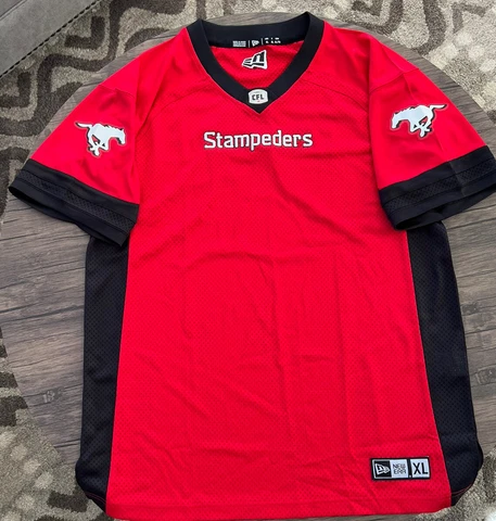Calgary Stampeders Football Jersey CFL Size XL New Era Cover