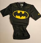 T-shirt Under Armour homme petit noir Batman rembourré par compression DC Comics football