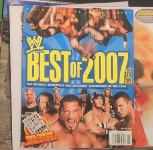Revista WWE enero 2008 lo mejor de 2007 lucha libre vintage sin póster deportes retro - Imagen 1 de 11