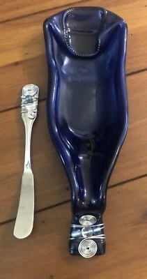 Botella de vino de vidrio fundido azul cobalto cuchara resto bandeja de queso arte decorativo con cuentas Foto 1 de 4