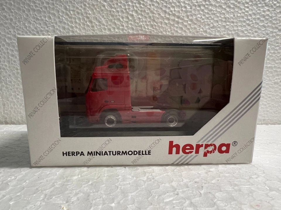 Herpa H0 110167 - Volvo Fh 16-520 Trattore Rosso IN Conf. Orig. - Immagine 1 di 3