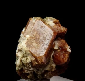 GARNET var. GROSSULAR crystals --- NORWAY - Nordland - Vefsn - Toven /pj863 - Picture 1 of 18