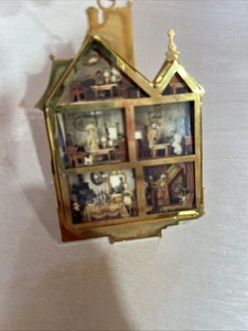 Vintage BING & GRONDAHL la prima casa delle bambole vittoriana ornamento natalizio - Foto 1 di 2
