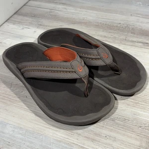 Sandalias OluKai Hokua para Hombres Talla 11 Zapatos Sin Cordones Tanga Chanclas Playa Marrón Oscuro - Imagen 1 de 7