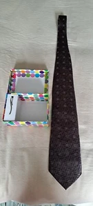 Neue braune Krawatte und Krawattennadel Geschenkset für Herren aus der J Macklein Kollektion New York. - Bild 1 von 4