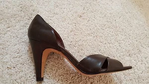 NEW Banana Republic Leather Peep Toe D'orsay Pumps, Brown, Size 6 1/2 - Picture 1 of 7