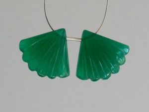 Natural Green Onyx Hand Craved Fan Briolette Gemstone Beads Matching Pair - Picture 1 of 5