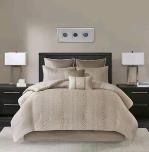 Juego de edredón bordado King Madison Park Camelia 8 piezas ropa de cama crema - Imagen 1 de 6