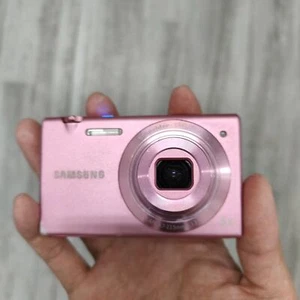 Original Samsung MV800 Flip-out Vlog Camera 16.1MP 5x Optical Zoom - 90% New - Picture 1 of 11