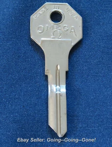 YALE & TOWNE OMEGA KEY BLANK FOR 1933 CHRYSLER PLYMOUTH DODGE DESOTO H1122XD NOS - Picture 1 of 5