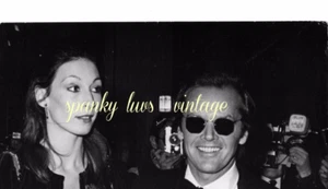 Promi Foto schwarz weiß Vintage Jack Nicholson & Angelica Huston - Bild 1 von 3