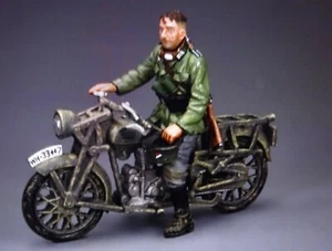 king &country WH011 54mm ww2 German dispatch rider on motorcycle  2015 MIB oop - Picture 1 of 4