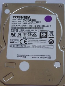 MQ03UBB300 AZA AA00/JP050U 24OCT2017 HDKFD18AZA31 T Toshiba 3 TB - Imagen 1 de 1