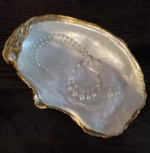 Handbemalte Austernschale weiße Perlen Trend Schmuck Halter Schmuckstück - Bild 1 von 2
