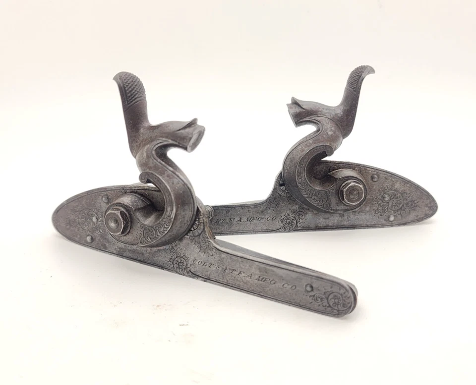 Antiguo par de placas de bloqueo lateral de escopeta Colt Hammer grabadas a juego de 1878 Foto 1 de 4