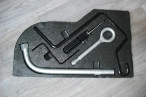 ALFA ROMEO GUILIETTA TOOL KIT 2011 ( NOT JACK ) - Picture 1 of 4