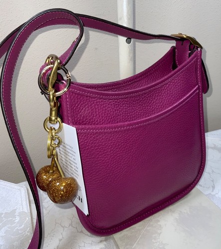 89125 Coach 1941 Emery Hibiscus borsa Barbie in pelle rosa e ciondolo ciliegia oro NUOVO!