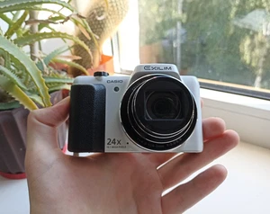 🔥Casio Exilim EX-ZS200 Weiß 16.1MP Digitale Kompaktkamera🔥FUNKTIONIERT FULL SET🔥 - Bild 1 von 7