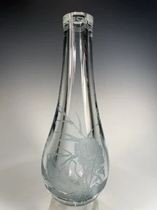 China Chinese Engraved Decor Clear Glass Vase w/ Engraved Foliates & Makers Mark - Picture 1 of 24